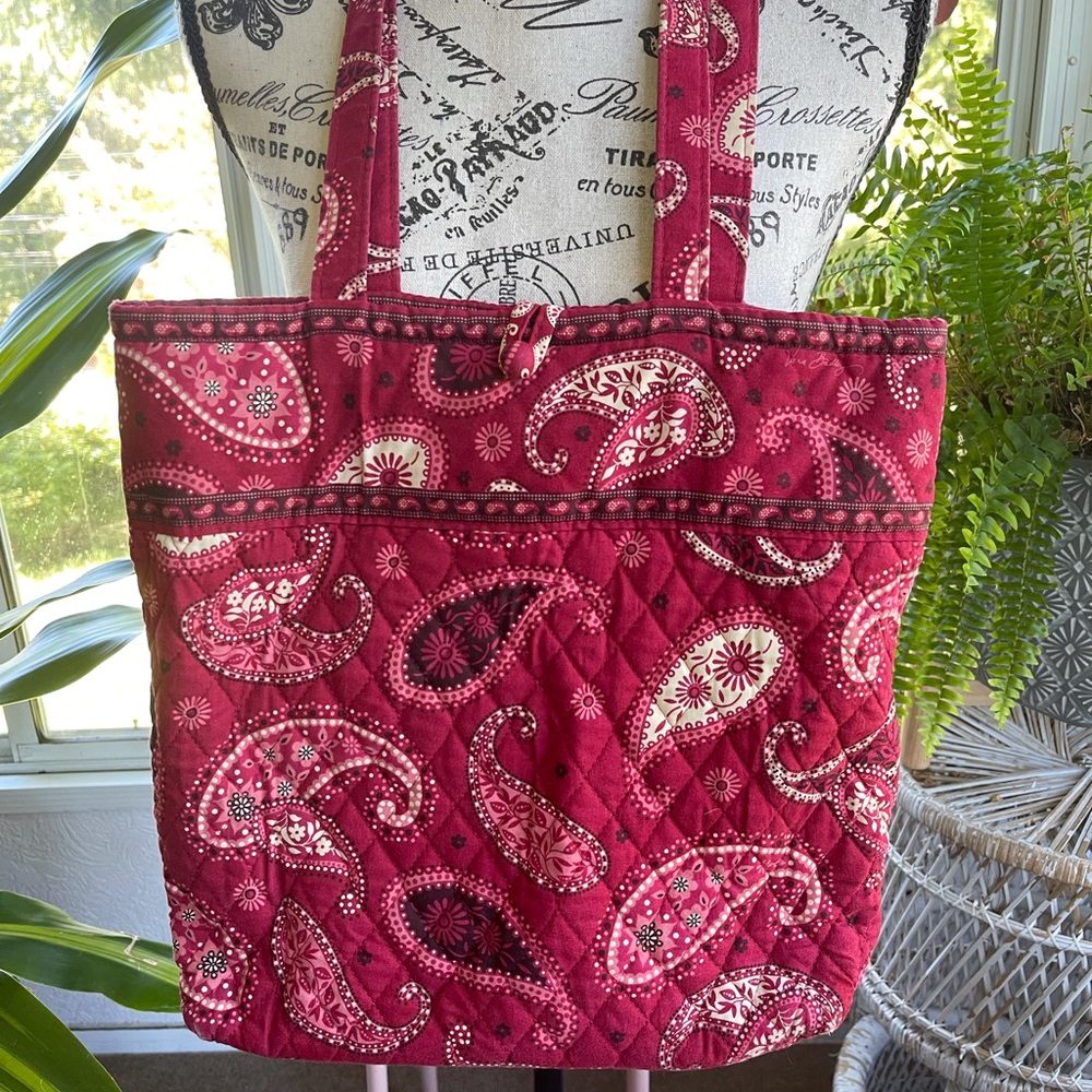 VERA BRADLEY TOTE BAG